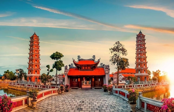Thăm chùa Hoằng Phúc 700 năm tuổi cổ nhất miền Trung