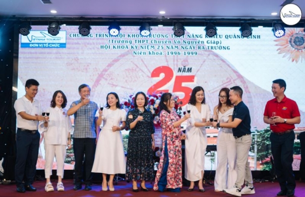 Vietnam Tourist tổ chức Hội khoá 25 năm ngày trở về - THPT Chuyên Võ Nguyên Giáp
