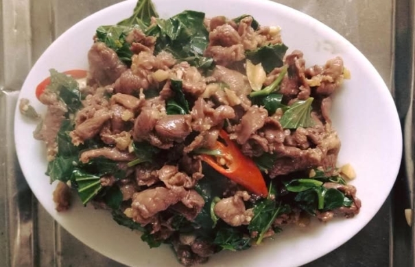 Thịt trâu lá trơng - Sự kết hợp hoàn hảo trong ẩm thực Quảng Trị