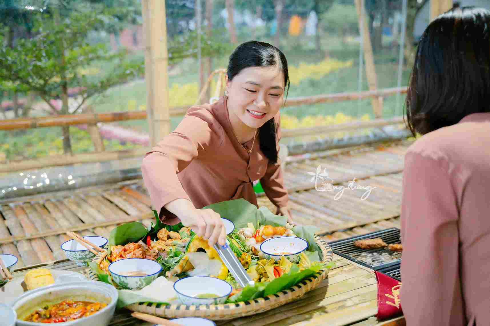Trải nghiệm ẩm thực dân dã tại Làng Đưng