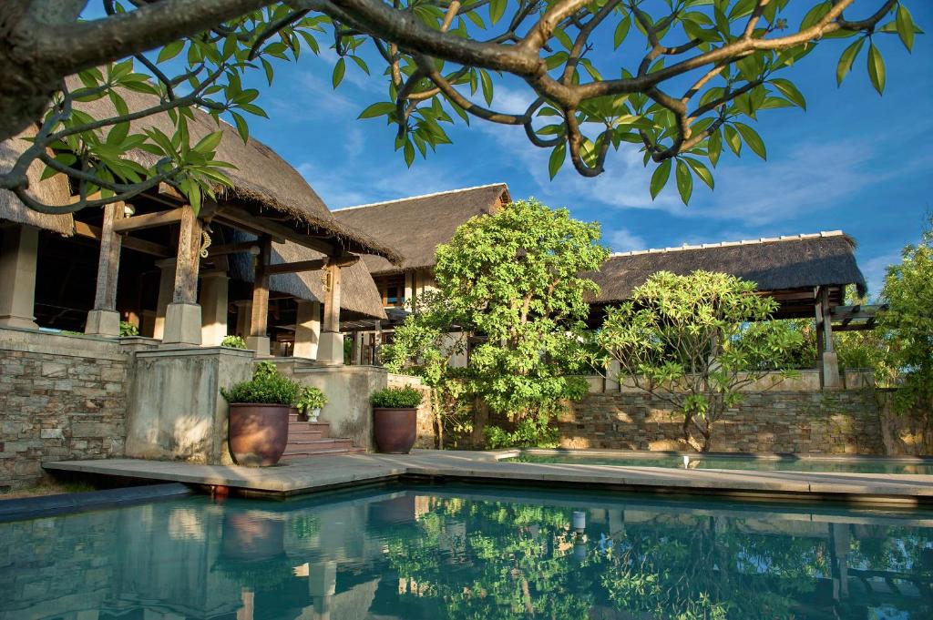 Sun Spa Resort & Villa được thiết kế theo phong cách cổ điển