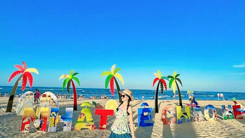 Biển Nhật Lệ nằm ngay trung tâm thành phố Đồng Hới