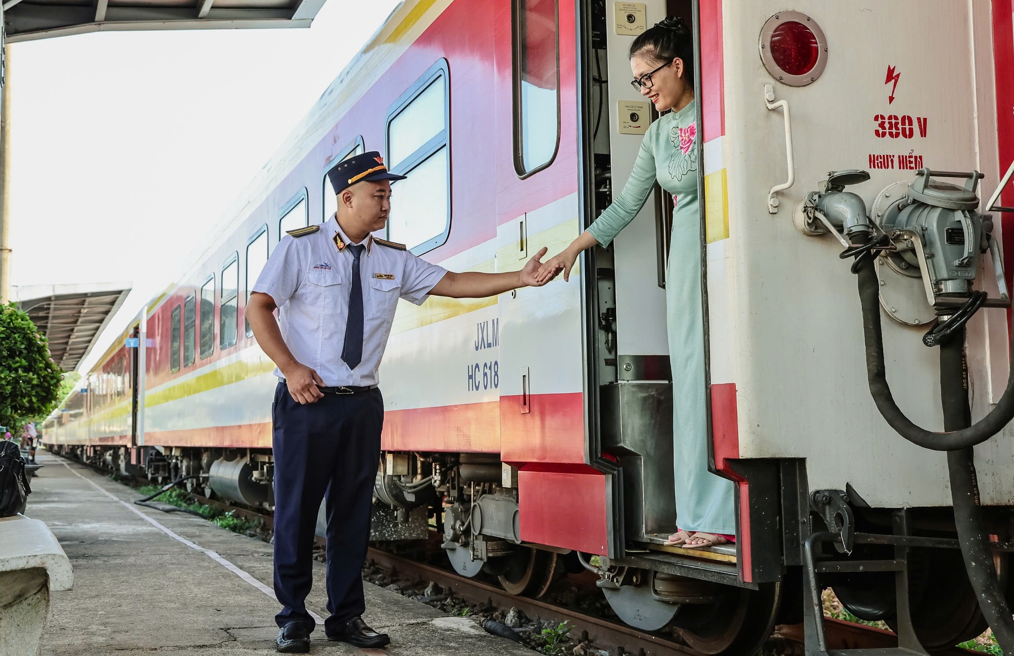 Khách hàng rất hài lòng về cơ sở vật chất và dịch vụ của tuyến tàu mới này