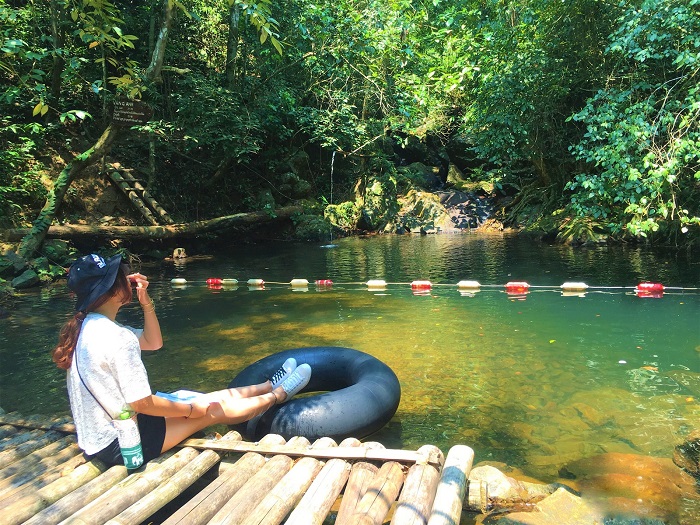 Hồ Vàng anh