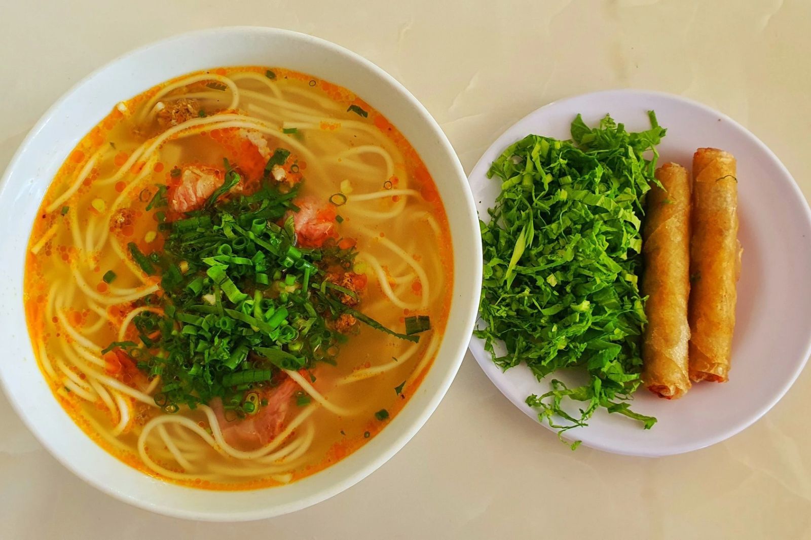 Cháo canh và ram Ba Đồn là sự kết hợp ẩm thực độc đáo