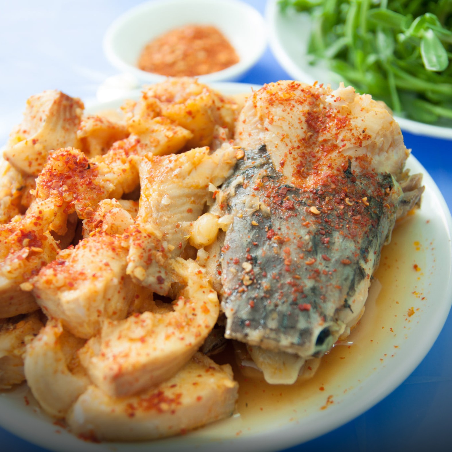 Thịt cá lóc đậm đà giúp món cháo thêm phần hấp dẫn